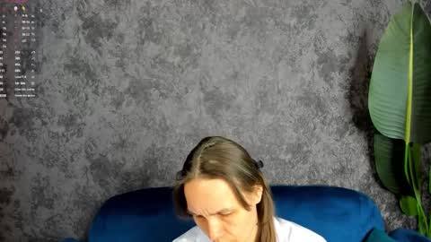 lillian_white1 online show from 02.24.25