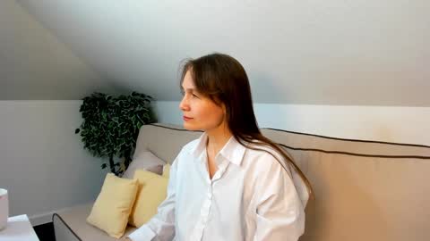 lillian_white1 online show from 02.27.25