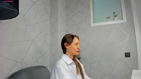 lillian_white1 online show from 03.11.25