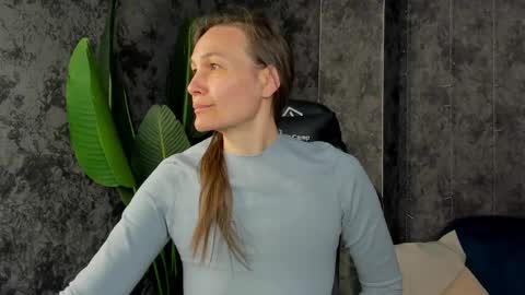 Snapshot of lillian_white1 chatting on 05.04.26 lillian_white1 online show from 05.04.26
