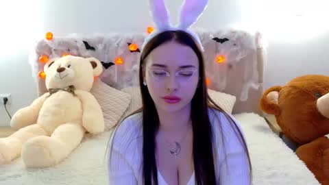 Snapshot of lilliana_moon chatting on 10.25.25 lilliana_moon online show from 10.25.25