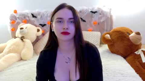 Snapshot of lilliana_moon chatting on 11.11.25 lilliana_moon online show from 11.11.25