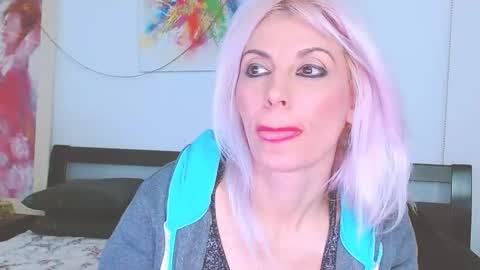 Lara online show from 02.13.25