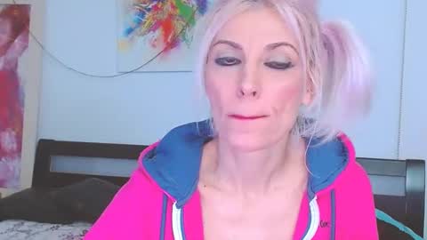 Lara online show from 02.20.25