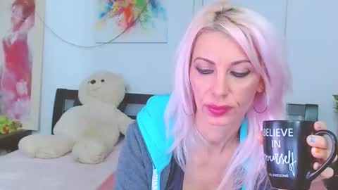 Lara online show from 12.01.25