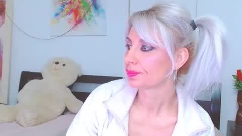 Lara online show from 02.04.26