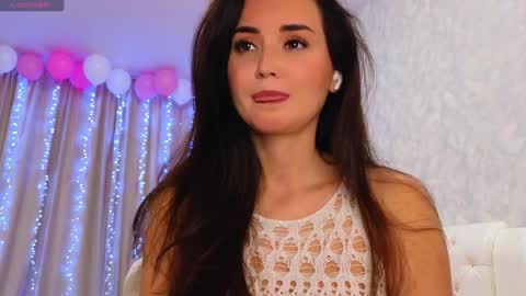 Snapshot of lilliasweety chatting on 12.17.24 Lara Angel online show from 12.17.24