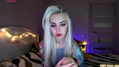 Snapshot of lillimooore chatting on 07.15.26 LilliMoore online show from 07.15.26