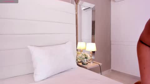 Snapshot of lilly_2809_ chatting on 02.25.25 Lizeth follow me in my igimlilycute 3 online show from 02.25.25