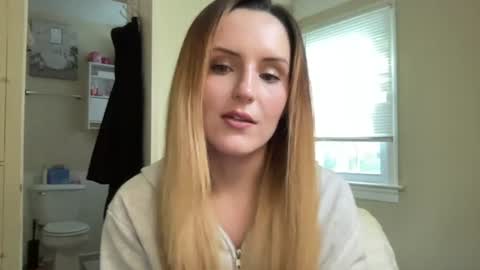 Snapshot of lilly_adams88 chatting on 06.21.26 lilly_adams88 online show from 06.21.26