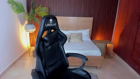 Snapshot of lilly_ass chatting on 02.06.25 L I L L Y online show from 02.06.25