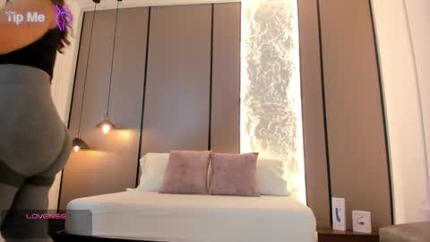 L I L L Y online show from 01.14.26