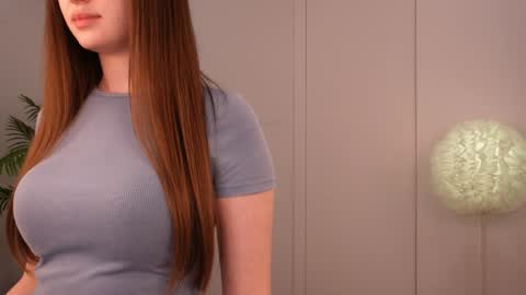 Lilly Colins online show from 01.26.25