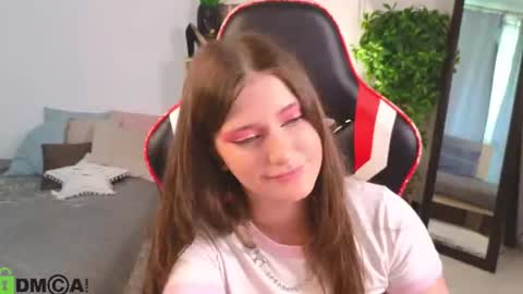 Snapshot of lilly_pretty_love chatting on 08.01.26 Lilly online show from 08.01.26