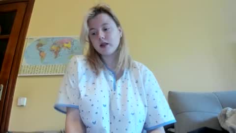 Snapshot of lillydepp chatting on 10.23.25 Lilly Depp online show from 10.23.25