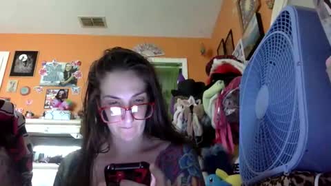 hi guys im back on here 3 online show from 05.13.26