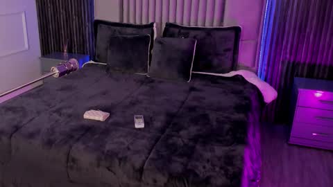 Snapshot of lillyortiz_ chatting on 02.13.25 Lilly Ortiz online show from 02.13.25