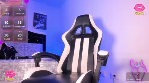 Snapshot of lillypalmer chatting on 11.11.25 Lilly online show from 11.11.25