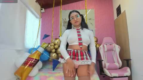 Snapshot of lillyy16 chatting on 09.23.25 lillyy16 online show from 09.23.25