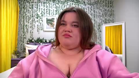 Snapshot of lilolewins chatting on 12.26.24 LiloLewins online show from 12.26.24