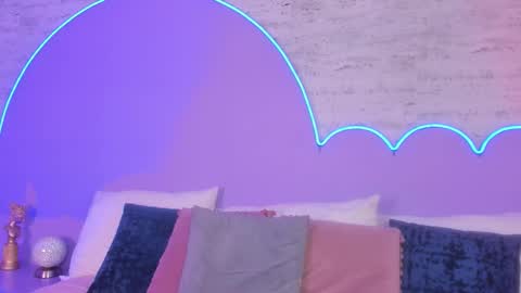 Lilou online show from 09.13.25