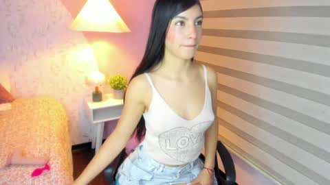 Snapshot of lily__10 chatting on 05.08.26 Lily online show from 05.08.26