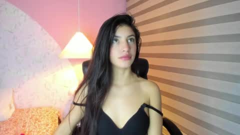 Snapshot of lily__10 chatting on 05.29.26 Lily online show from 05.29.26