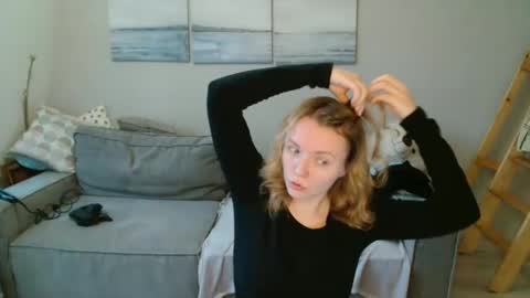 Lily dollyx online show from 12.02.25