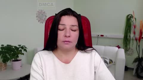 Lily online show from 09.23.25