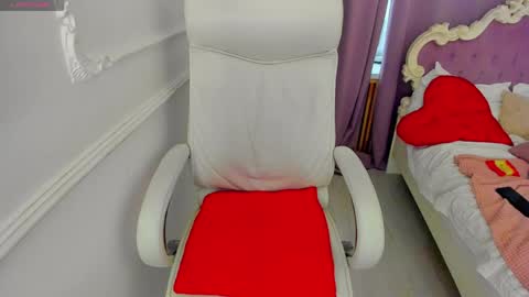 Lily online show from 04.10.26