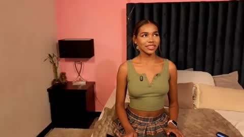 Lily Miiller online show from 09.14.25