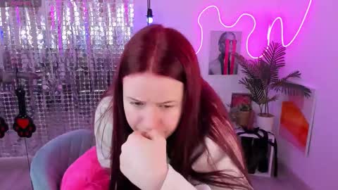 Snapshot of lily_moonlight chatting on 02.12.26 Lily online show from 02.12.26