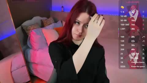 Snapshot of lily_moonlight chatting on 05.18.26 Lily online show from 05.18.26