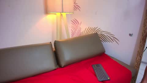 Lily Lauren online show from 06.03.26