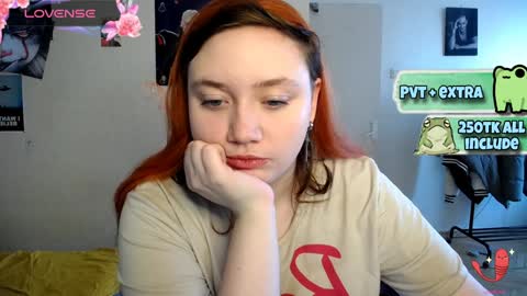 Snapshot of lily_shamy chatting on 02.05.25 Alice online show from 02.05.25