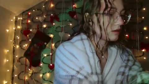 small lily online show from 12.14.25