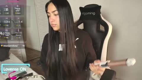 lily_waist online show from 10.17.25