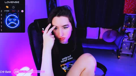 Snapshot of lily_xbaby chatting on 12.21.24 LILY online show from 12.21.24