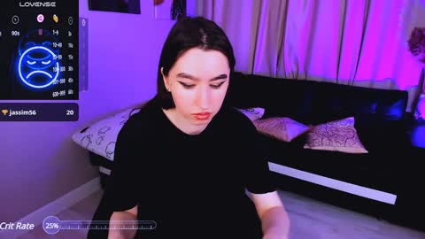 Snapshot of lily_xbaby chatting on 01.11.25 LILY online show from 01.11.25