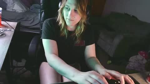 Snapshot of lilybvixen chatting on 05.01.26 lilybvixen online show from 05.01.26