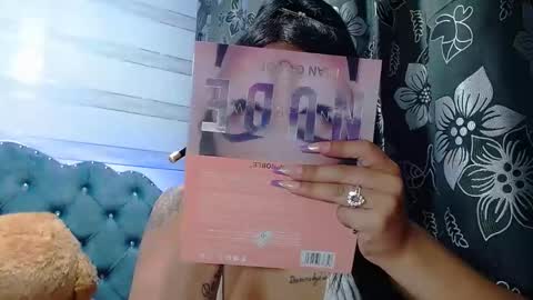 lilyjamesx online show from 02.04.25