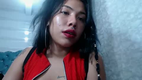 lilyjamesx online show from 03.03.25