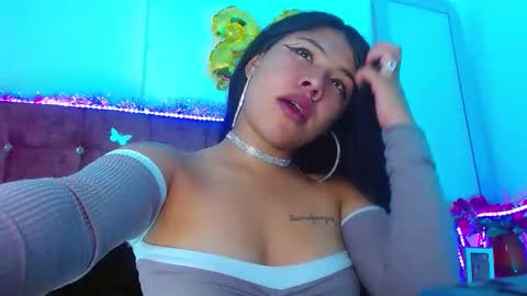 lilyjamesx online show from 02.05.26