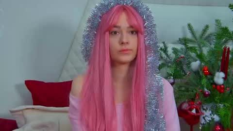 Snapshot of lilylanses chatting on 12.04.25 Lily online show from 12.04.25