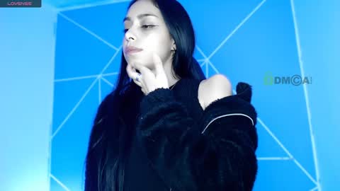 Snapshot of lilylouisee_ chatting on 05.25.26 Liliana louise online show from 05.25.26