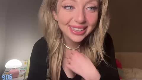 LilyMae online show from 01.05.25