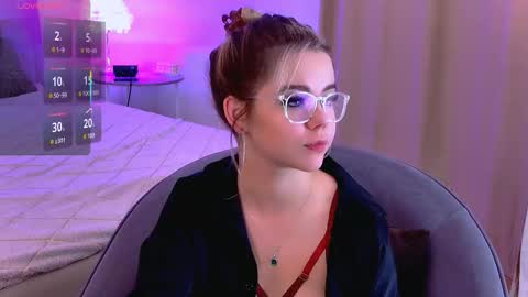 Snapshot of lilyrabbit chatting on 10.01.25 Rose online show from 10.01.25