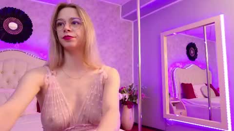 Snapshot of lilyrose_ chatting on 06.24.26 online show from 06.24.26