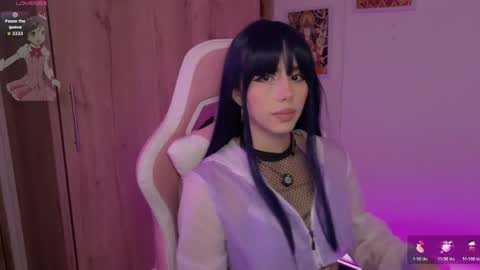 Snapshot of lilyrouse_ chatting on 05.08.26 lily help me to collect more cosplay online show from 05.08.26