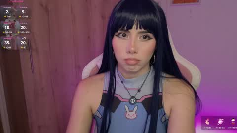 Snapshot of lilyrouse_ chatting on 05.09.26 lily help me to collect more cosplay online show from 05.09.26